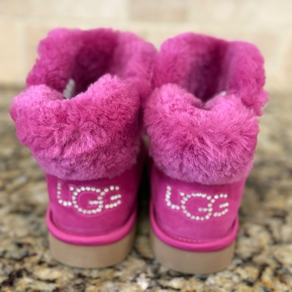NWOT Uggs Hot pink size 7 Women - Picture 2 of 7